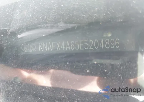 2014 Kia Forte Lx z USA, uszkodzony, nr VIN KNAFX4A65E5204896